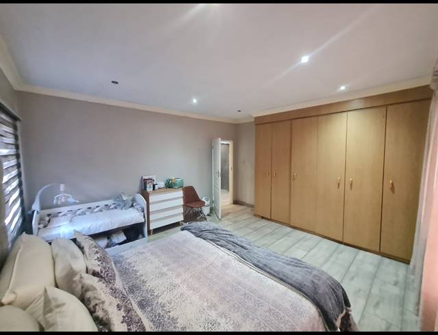 3 BEDROOM HOUSE TO LET IN VANDERBIJLPARK CW 5